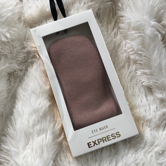 Express Pink Cashmere Sleep Eye Mask in Powder Puff Pink - Picture 3 of 6